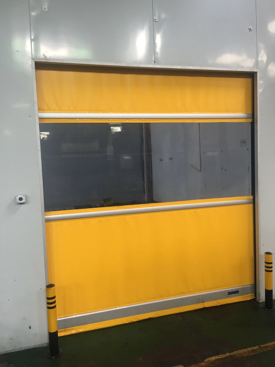 安裝快速門之前應該怎樣預留電源線?